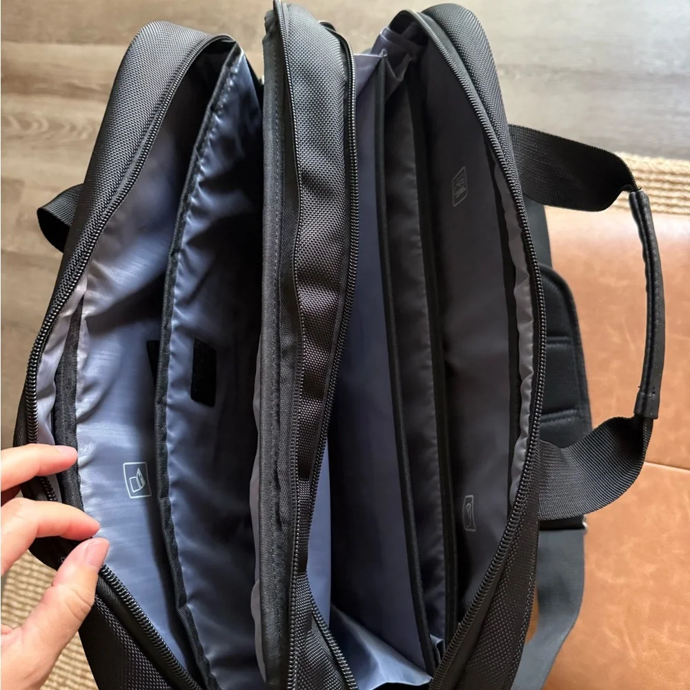 Samsonite Xenon 3.0 Techlocker Briefcase